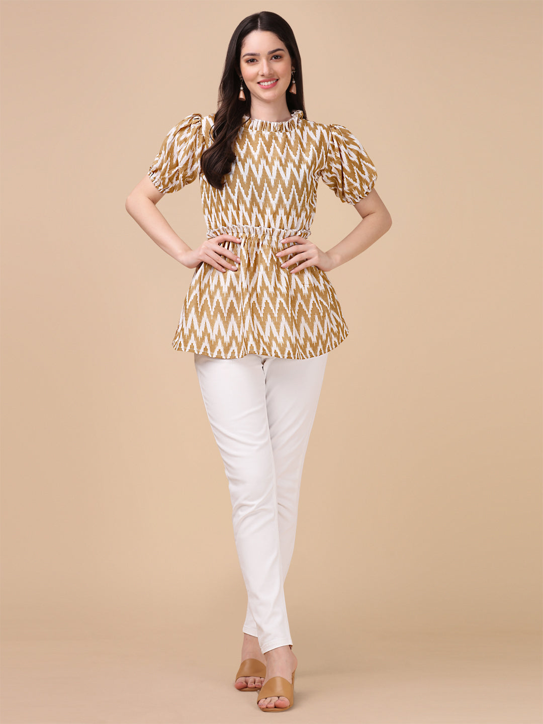 CHEVRON PRINTED TOP - BEIGE