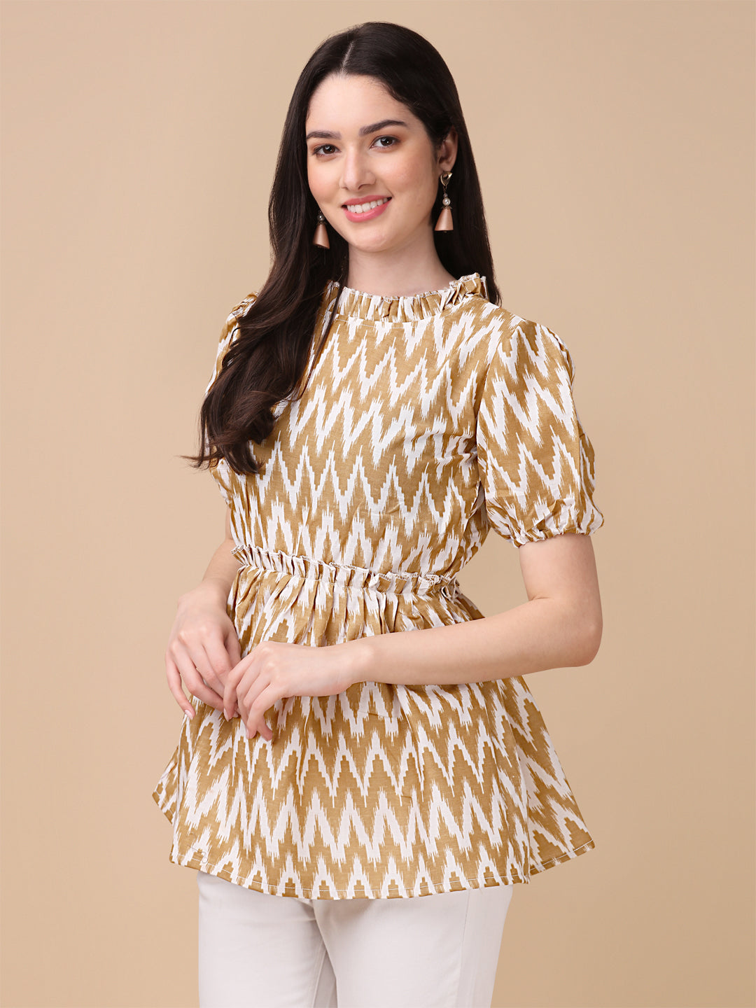 CHEVRON PRINTED TOP - BEIGE