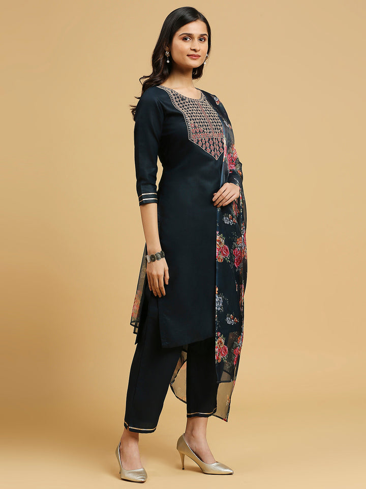 ELEGANT KURTA PANT SET