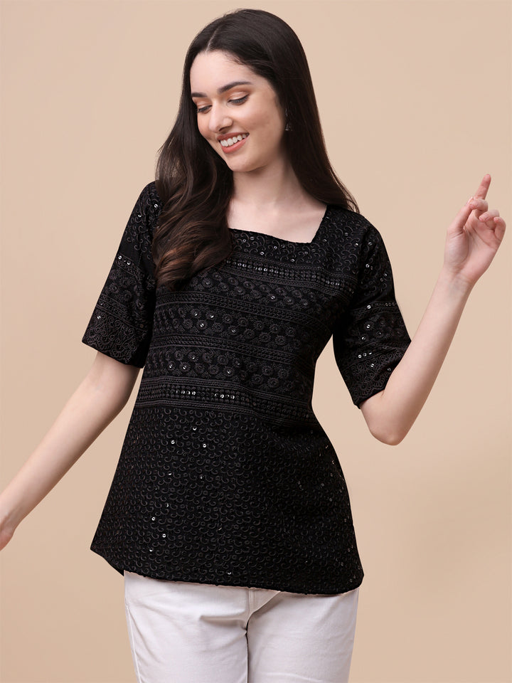 EMBROIDERY FANCY TOP - BLACK