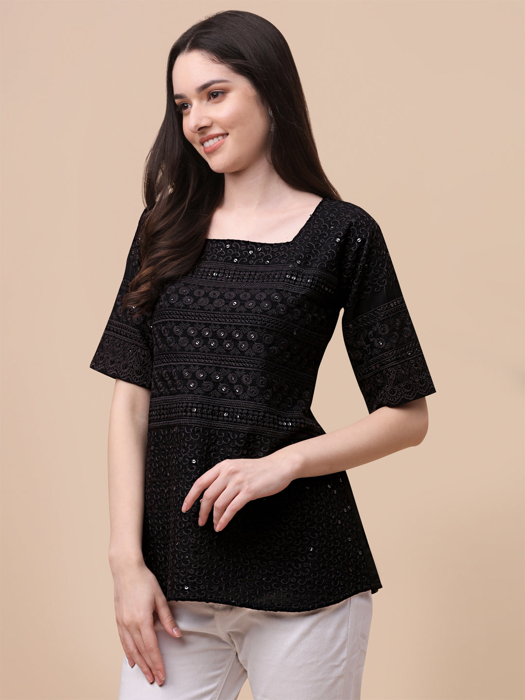 EMBROIDERY FANCY TOP - BLACK