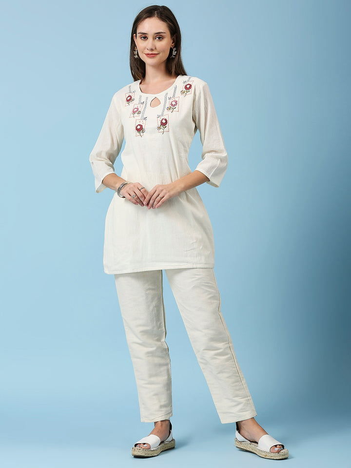 EMBROIDERY CO-ORD SET WITH KEY HOLE NECK