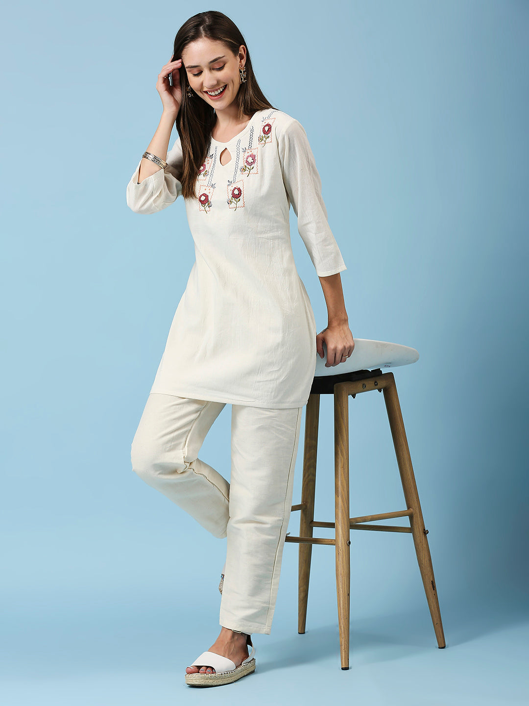 EMBROIDERY CO-ORD SET WITH KEY HOLE NECK