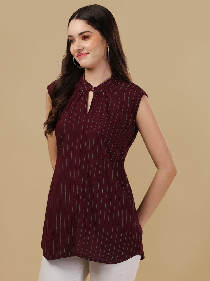 SLEEVELESS SOLID TOP-MAROON